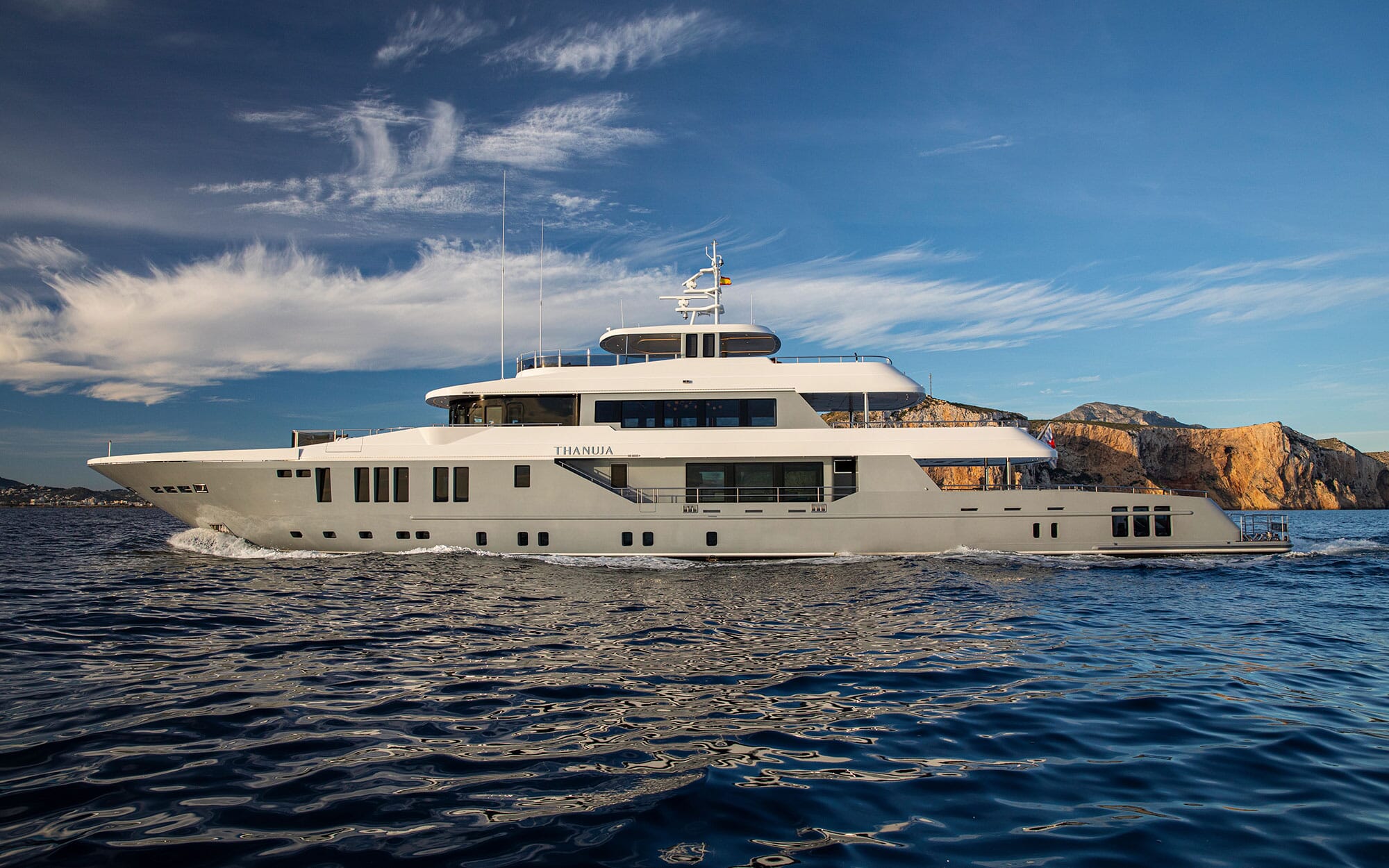 The First Thirty Minutes: Why Embarkation Defines the Charter